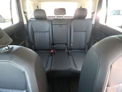 Used 2023 Volkswagen Tiguan SE image 21