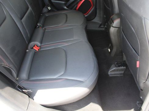 Used 2016 Jeep Renegade Trailhawk w/ Premium Trailhawk Package AWD/4WD image 12