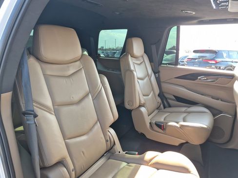 Used 2018 Cadillac Escalade Platinum image 77