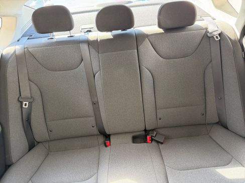 Used 2025 Kia K4 LXS image 37