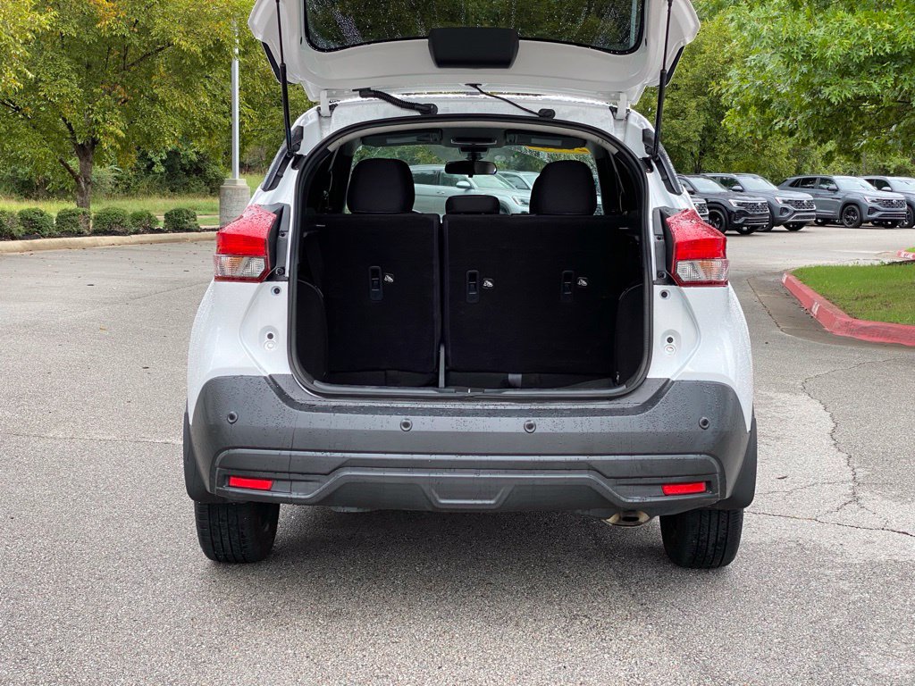 Used 2020 Nissan Kicks S FWD image 7