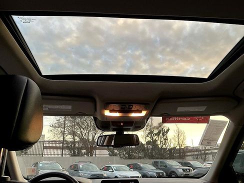 Certified 2023 Nissan Rogue SL image 24