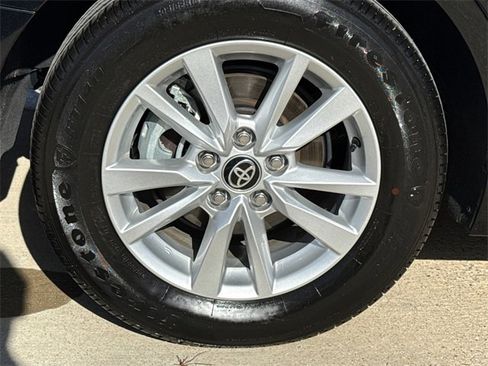 Used 2025 Toyota Camry LE image 9