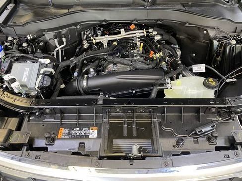 Used 2026 Ford Explorer Active RWD image 10