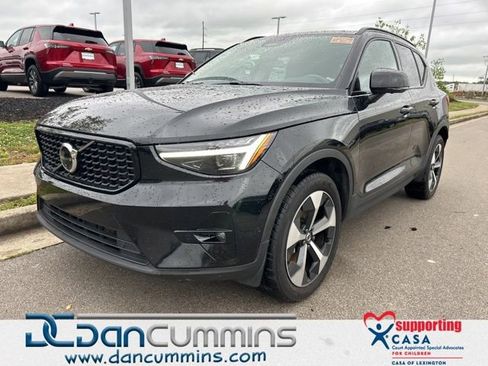 Used 2024 Volvo XC40 B5 Plus AWD/4WD image 1