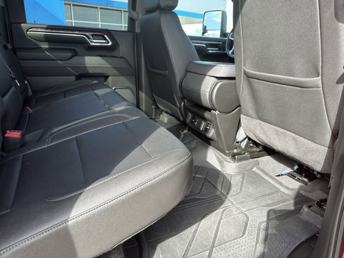 Used 2024 Chevrolet Silverado 3500 LTZ image 34