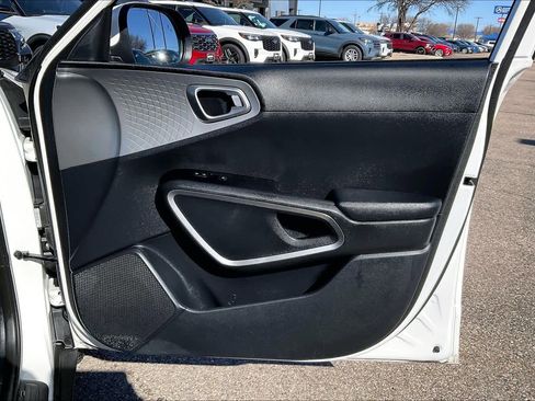Used 2024 Kia Soul LX w/ Option Group 015 FWD image 22