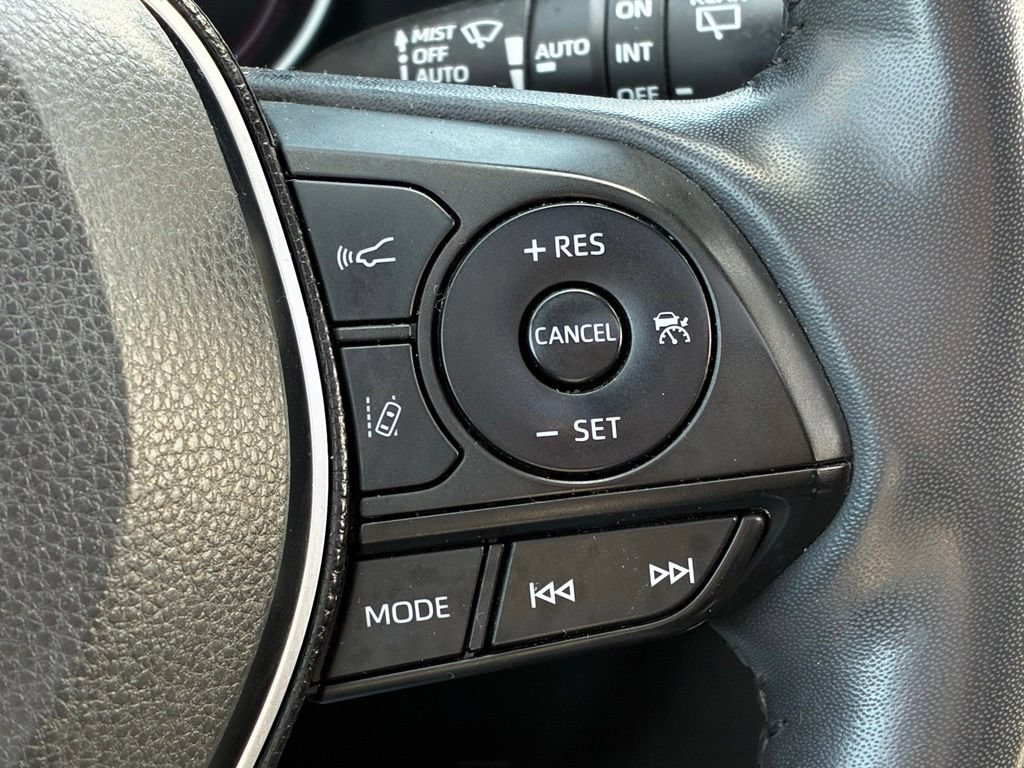 Used 2020 Toyota RAV4 Limited AWD/4WD image 12