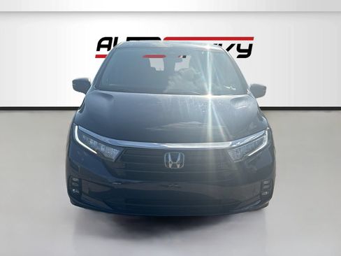 Used 2024 Honda Odyssey Elite image 2