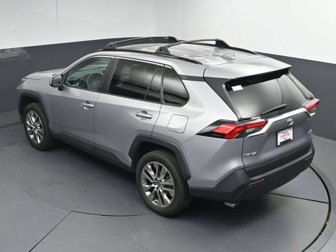 Used 2022 Toyota RAV4 XLE Premium FWD image 37