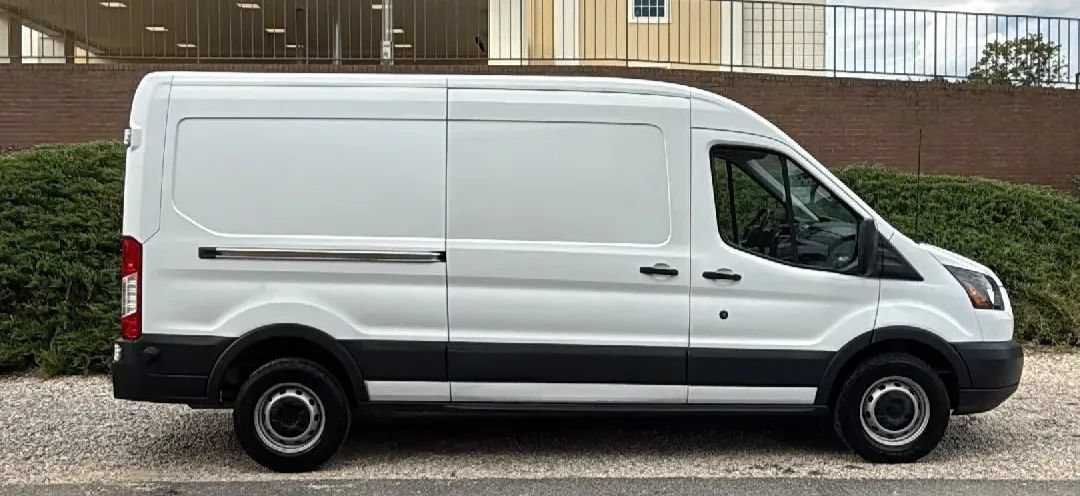 Used 2018 Ford Transit 350 148 Medium Roof RWD image 5