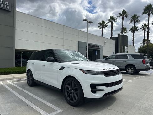 Used 2024 Land Rover Range Rover Sport SE AWD/4WD image 2