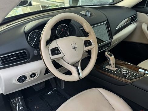 Certified 2022 Maserati Levante GT image 12