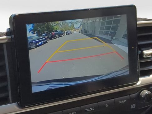 Used 2020 Hyundai Venue SEL FWD image 17