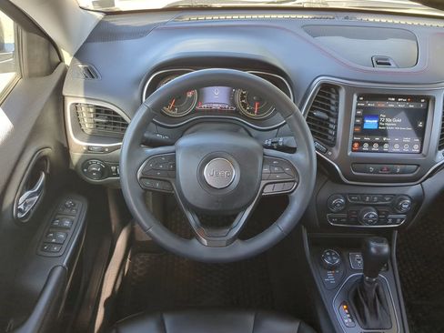 Used 2022 Jeep Cherokee Trailhawk image 15