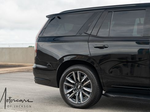 Used 2021 Cadillac Escalade Sport w/ Driver Assist Tech Package AWD/4WD image 40
