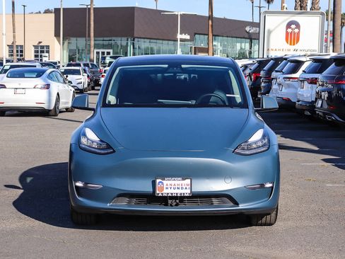 Used 2020 Tesla Model Y Long Range image 2