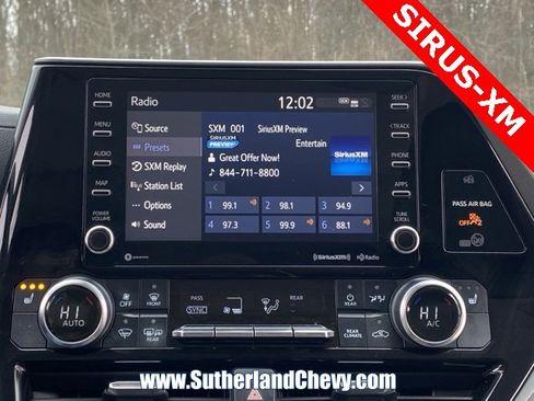 Used 2022 Toyota Highlander XLE image 28