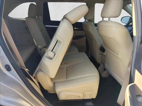 Used 2015 Toyota Highlander XLE image 25