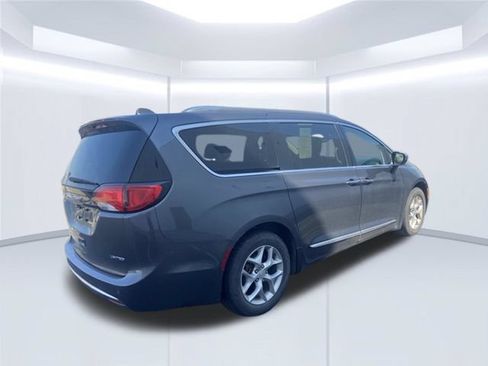 Used 2019 Chrysler Pacifica Limited FWD image 4