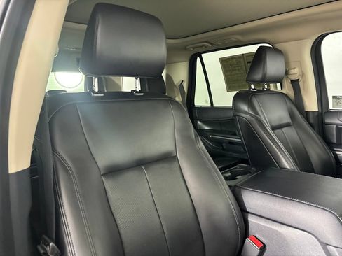 Used 2022 Ford Expedition XLT RWD image 28
