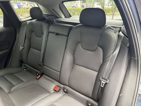 Used 2023 Volvo XC60 B5 Plus w/ Climate Package AWD/4WD image 21