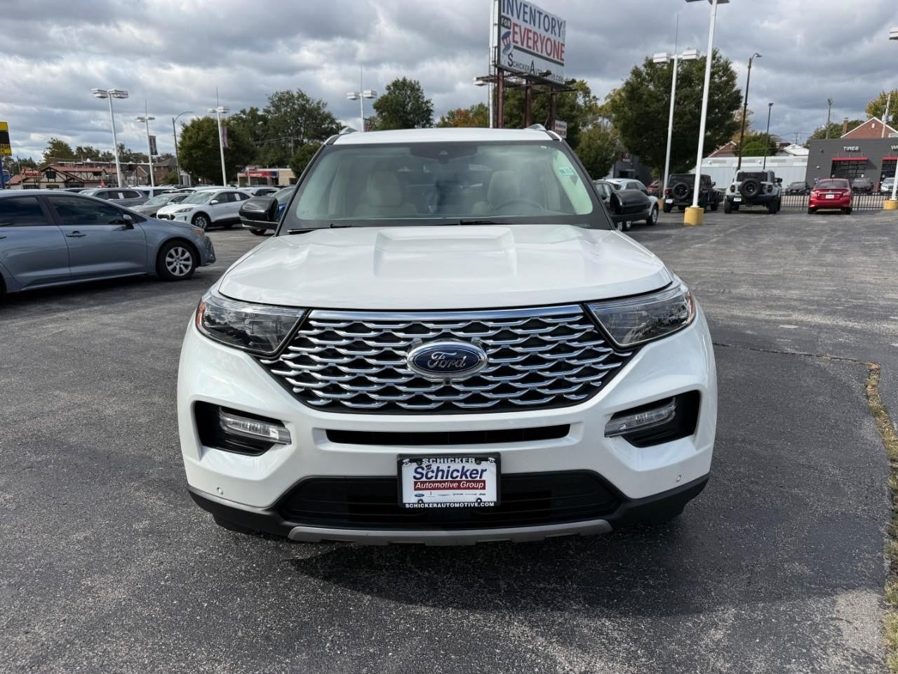 Used 2020 Ford Explorer Platinum w/ Premium Technology Package AWD/4WD image 10