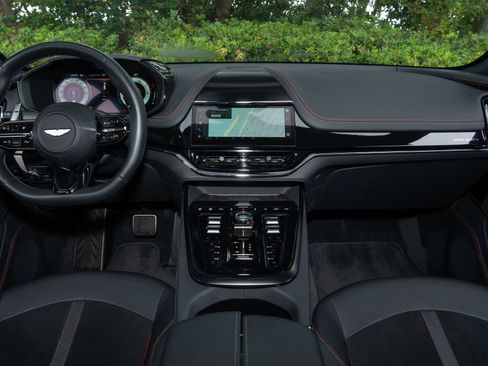 Used 2025 Aston Martin DBX 707 AWD/4WD image 19