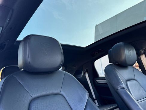 Used 2023 Porsche Cayenne S image 16