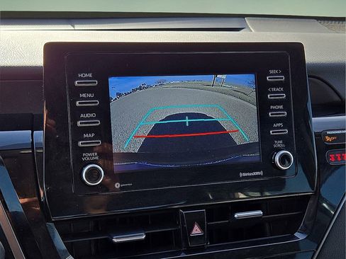 Used 2021 Toyota Camry SE image 25