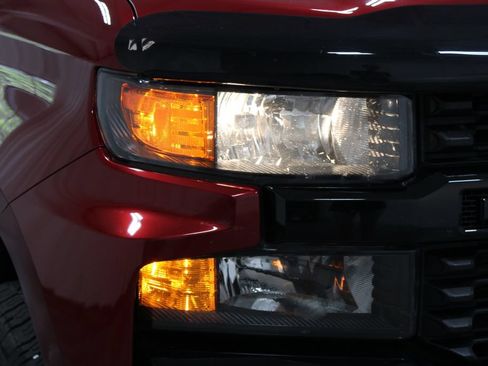 Used 2021 Chevrolet Silverado 1500 Custom Trail Boss AWD/4WD image 11