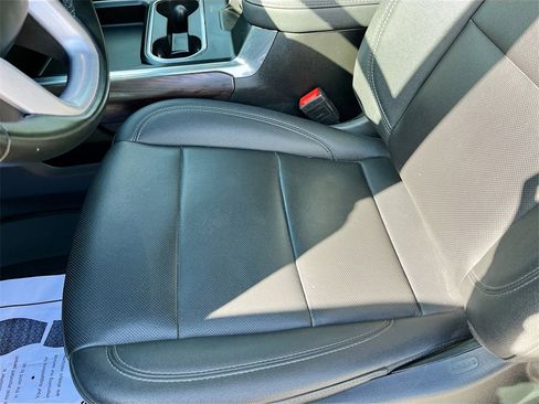 Used 2024 GMC Sierra 2500 SLT w/ SLT Premium Package image 20