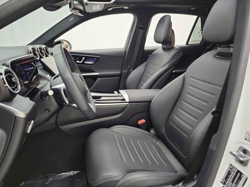 Used 2025 Mercedes-Benz GLC 350e 4MATIC image 13
