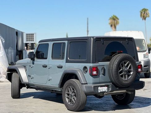 Used 2025 Jeep Wrangler Unlimited Sport AWD/4WD image 2