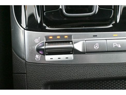 Used 2022 Kia Carnival SX Prestige image 49