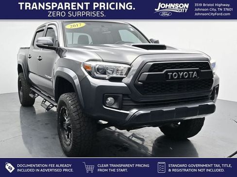 Used 2017 Toyota Tacoma TRD Sport AWD/4WD image 1