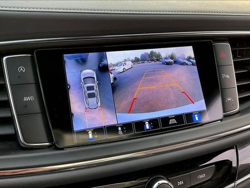 Used 2024 Buick Enclave Premium image 11