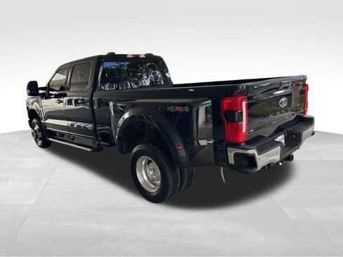 Used 2024 Ford F350 Lariat image 4