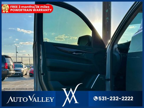 Used 2020 Cadillac Escalade Luxury AWD/4WD image 12