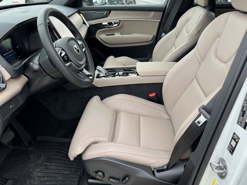 New 2026 Volvo XC90 B6 Ultra w/ Protection Package Premier AWD/4WD image 17