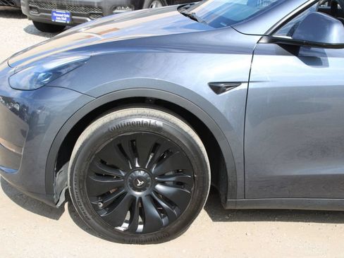 Used 2023 Tesla Model Y Long Range AWD/4WD image 7