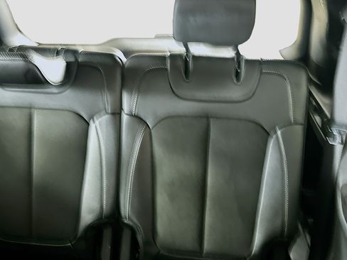 Used 2023 Jeep Grand Cherokee L Laredo RWD image 28
