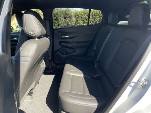 Used 2025 Buick Envista Sport Touring image 24