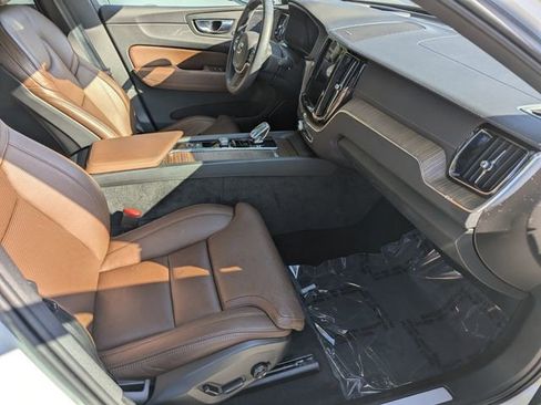Used 2022 Volvo XC60 T8 Inscription w/ Advanced Package image 33
