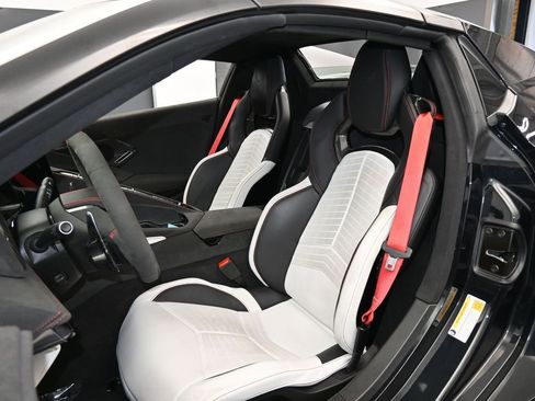 Used 2023 Chevrolet Corvette Stingray Premium Conv w/ Z51 Performance Package image 38