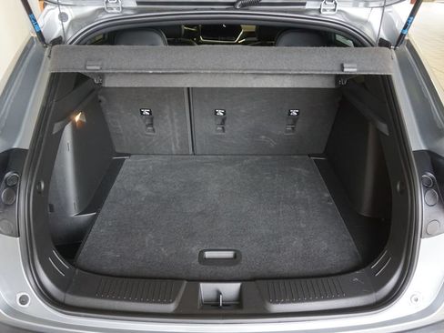 Used 2024 Chevrolet Trax RS w/ Sunroof Package FWD image 18