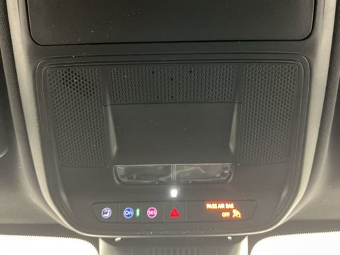 New 2026 Chevrolet Equinox LT w/ Convenience Package II AWD/4WD image 17