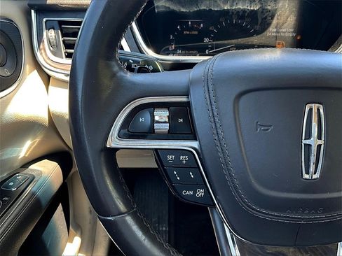 Used 2017 Lincoln Continental Reserve w/ Technology Package image 15