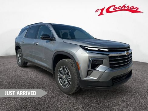 Certified 2024 Chevrolet Traverse LT w/ LPO, Floor Liner Package FWD image 1