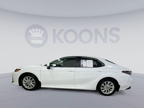 Used 2023 Toyota Camry LE image 8